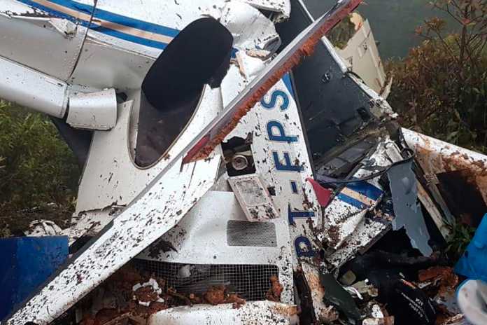 Seis pessoas morrem em queda de helicóptero na Serra da Mantiqueira