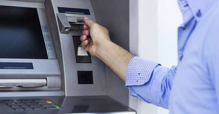 Em todo o país, 1,8 milhão de pessoas ainda podem sacar até R$ 954 do Abono