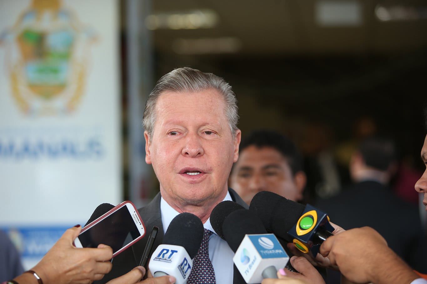 Contas de Arthur Neto são aprovadas com 13 recomendações