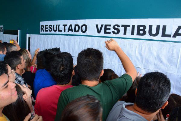 UEA divulga lista do Vestibular e SIS nesta terça-feira, 4
