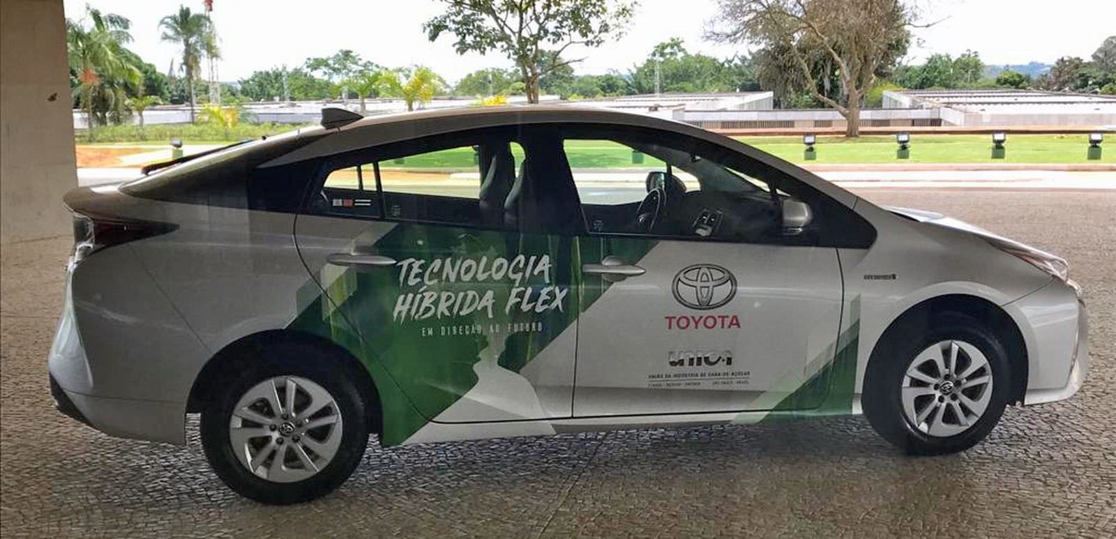 Governo lança tecnologia para produzir 1º carro híbrido flex do mundo