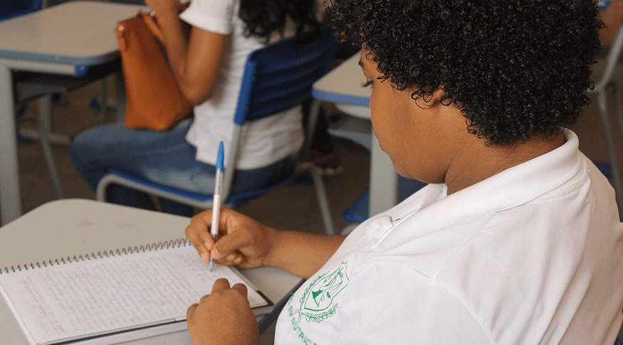 Taxa de ingresso ao nível superior é maior entre alunos da rede privada