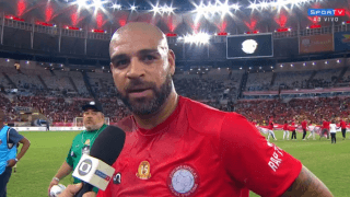 Adriano insiste em sonho, mas Flamengo rechaça volta do jogador