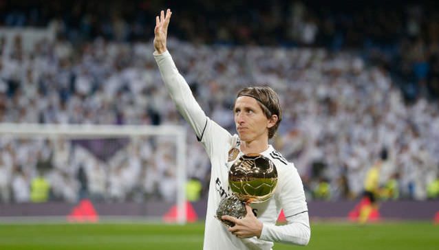 Modric é eleito melhor do mundo em 2018 por jornal inglês, à frente de  Cristiano Ronaldo, futebol internacional
