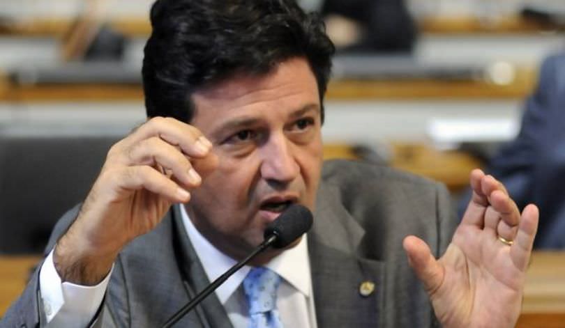 "Mais Médicos vive uma crise de improvisações", diz futuro ministro