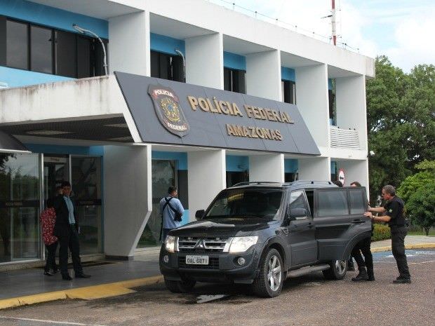 Polícia Federal cumpre mandados contra crimes eleitorais, em Manaus