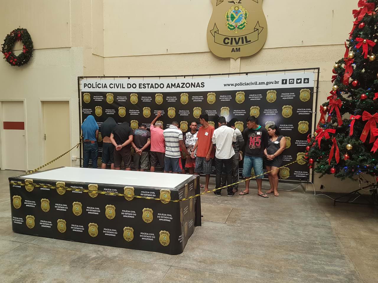 Polícia Civil prende 25 pessoas durante a operação 'Ceia segura'