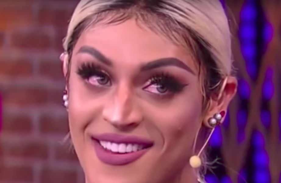 Sensual, Pabllo Vittar surge de calcinha e fãs enlouquecem