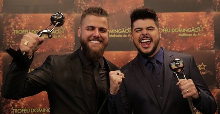 Zé Neto e Cristiano dedicam vitória em premiação a Bolsonaro: 'Melhor presidente do país'