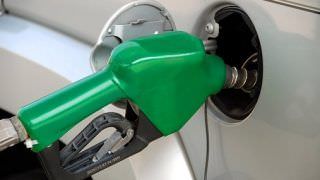 Gasolina baixa para R$ 3,99 em várias zonas de Manaus após fiscalização