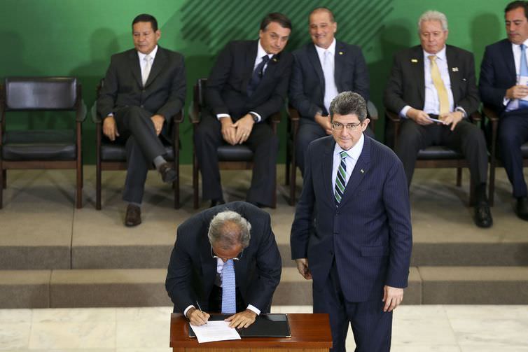 Joaquim Levy toma posse como novo presidente do BNDES