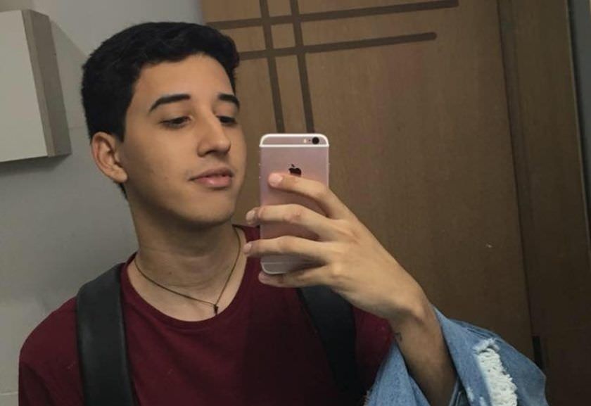 Jovem morre ao tentar proteger a mãe em assalto no mercado da família