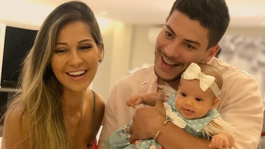 Mayra Cardi e Arthur Aguiar sofrem assalto e bandidos tentam sequestrar filha