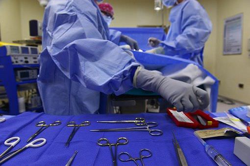 Queda nas despesas pode ter relação com demissão de médicos