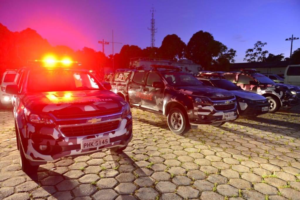 Nove homens são presos e dois veículos são recuperados pela Polícia Militar em Manaus