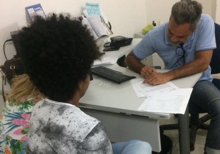 Namoradas são alvo de lesbofobia por motorista de aplicativo