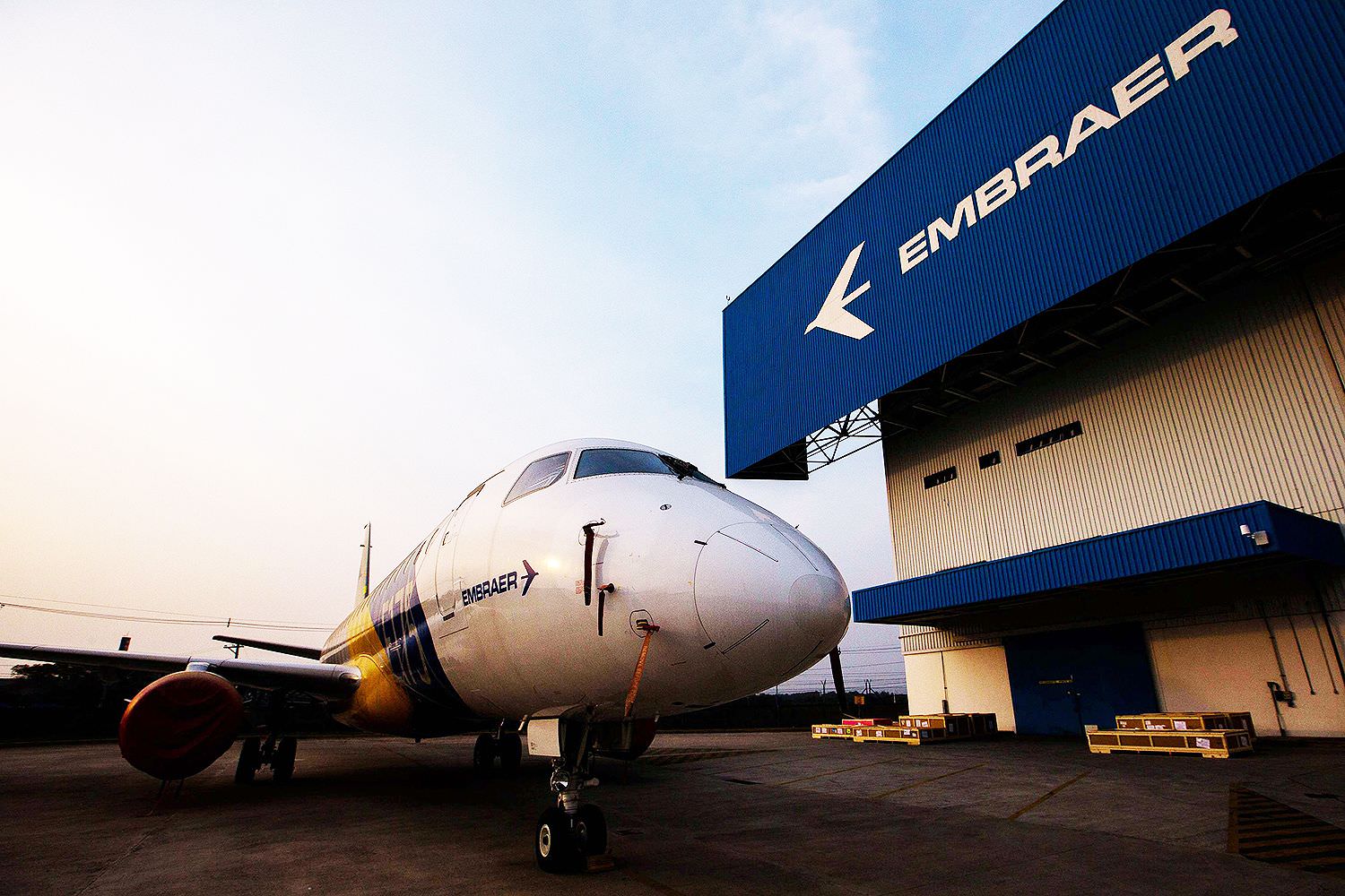 Bolsonaro levanta dúvida sobre fusão da Embraer com Boeing