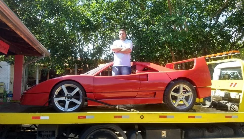 Réplica de Ferrari é apreendida após marca denunciar homem por plágio