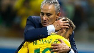 Preocupado com lesão de Neymar, Tite fará visita no domingo