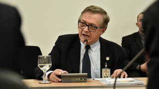 MEC terá secretaria para cuidar de ensino cívico-militar