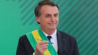 Bic aguarda a volta às aulas para faturar com Bolsonaro