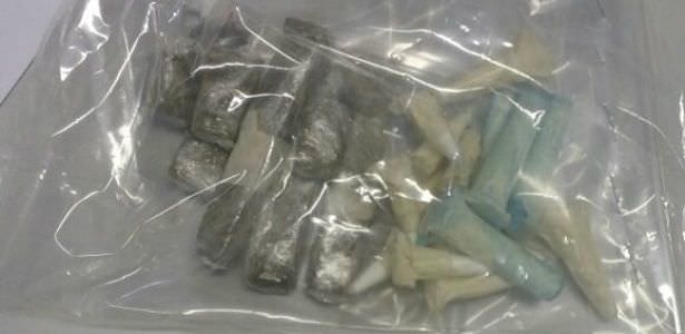 Policial é detido com maconha e cocaína, alega ser usuário e é liberado