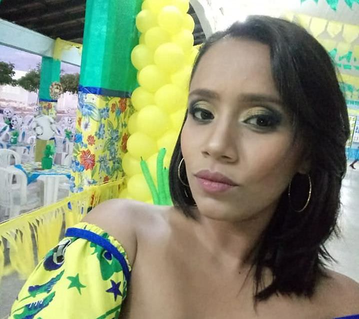 Professora é morta a tiros enquanto saia de casa para trabalhar