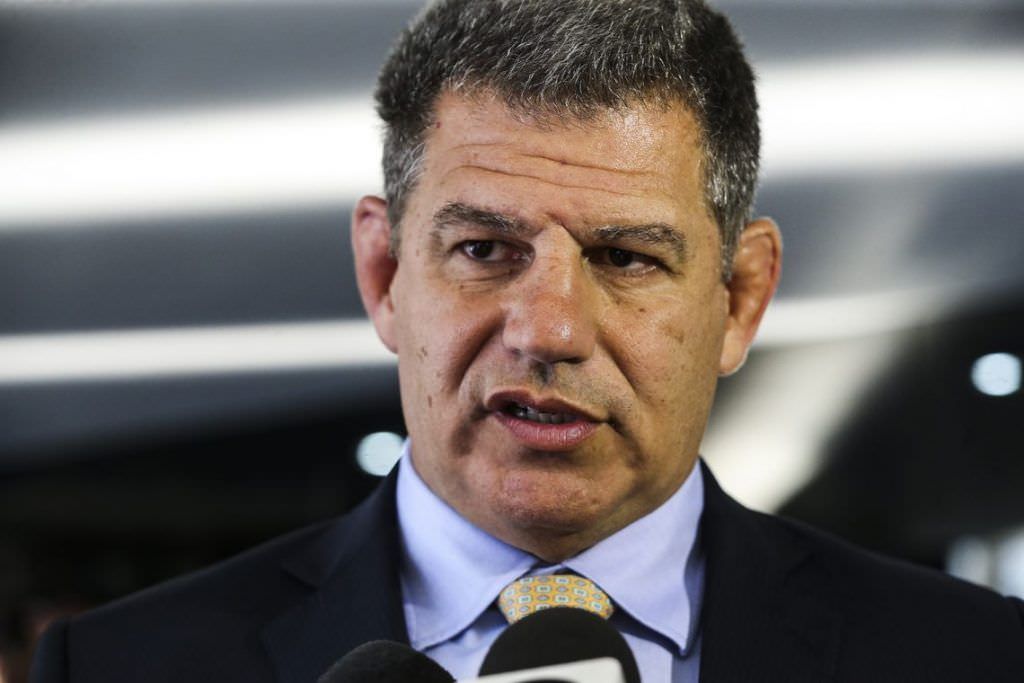 Derrota do governo na Câmara é resposta de Maia à queda de Bebianno