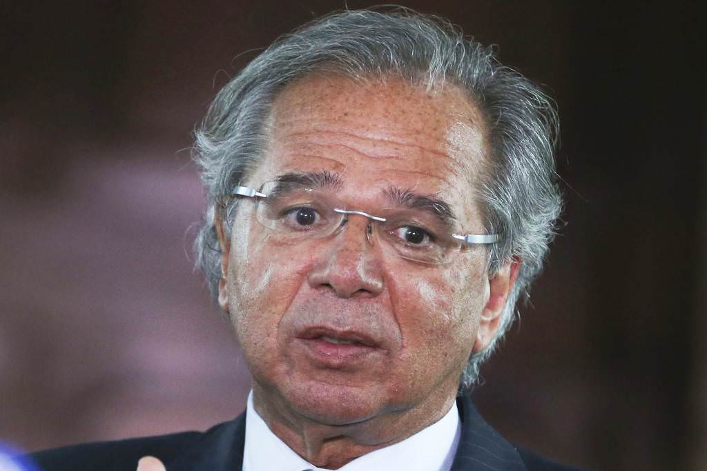 Paulo Guedes se formou com bolsa que o governo federal quer cortar