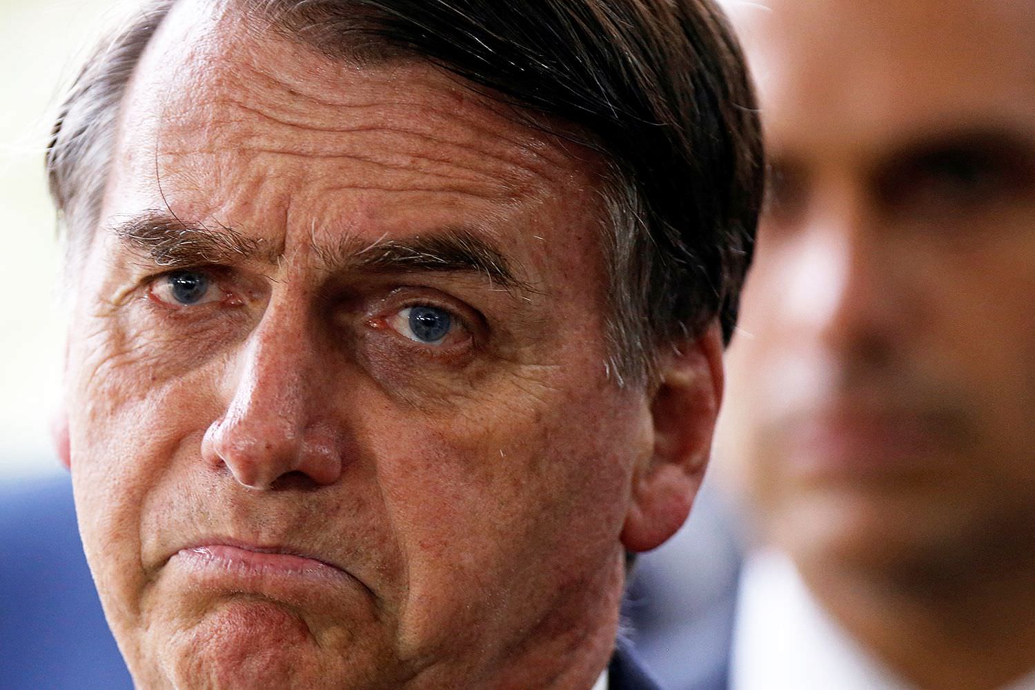 Bolsonaro permanece com quadro clínico estável, diz boletim médico
