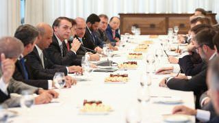 Bolsonaro e líderes debatem eventuais mudanças na reforma da Previdência