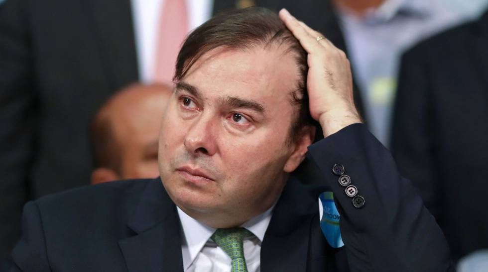 Rodrigo Maia já admite disputar reeleição na Câmara se for candidato de consenso