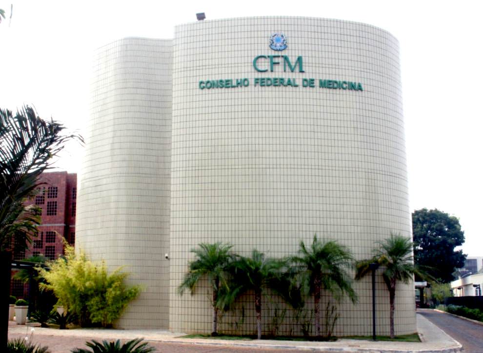 Após críticas, CFM revoga norma que permitia consultas médicas online