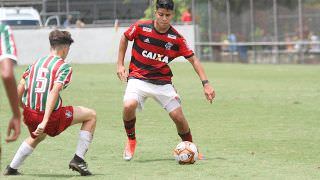 Jogador Amazonense escapa de incêndio no CT do Flamengo