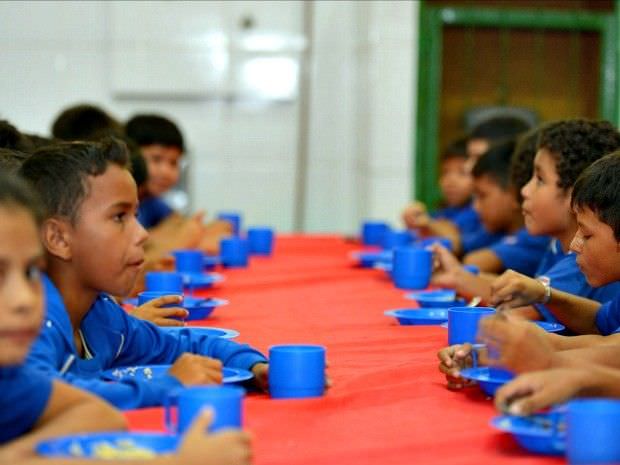 Prefeitura de Jutaí pretende gastar R$ 5,7 milhões com merenda escolar