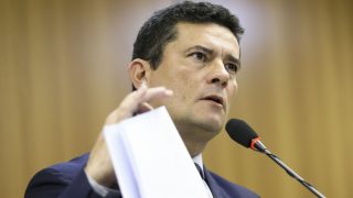 Bolsonaro tira autonomia de Moro de indicar nome em Ministério
