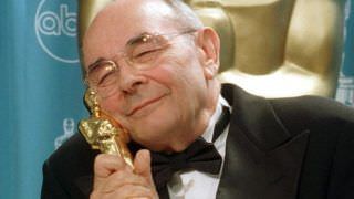 Morre Stanley Donen, diretor de 'Cantando na Chuva', aos 94 anos