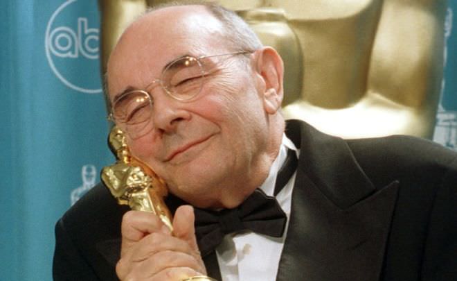 Morre Stanley Donen, diretor de 'Cantando na Chuva', aos 94 anos