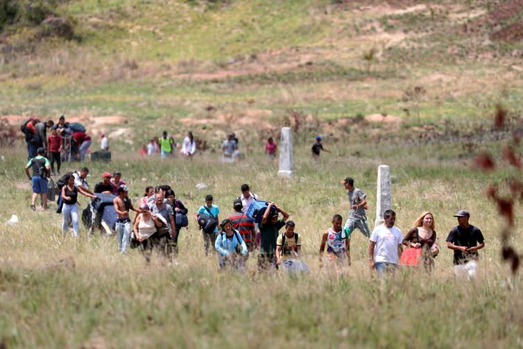 Confrontos na fronteira com a Venezuela deixam 2 mortos e 15 feridos
