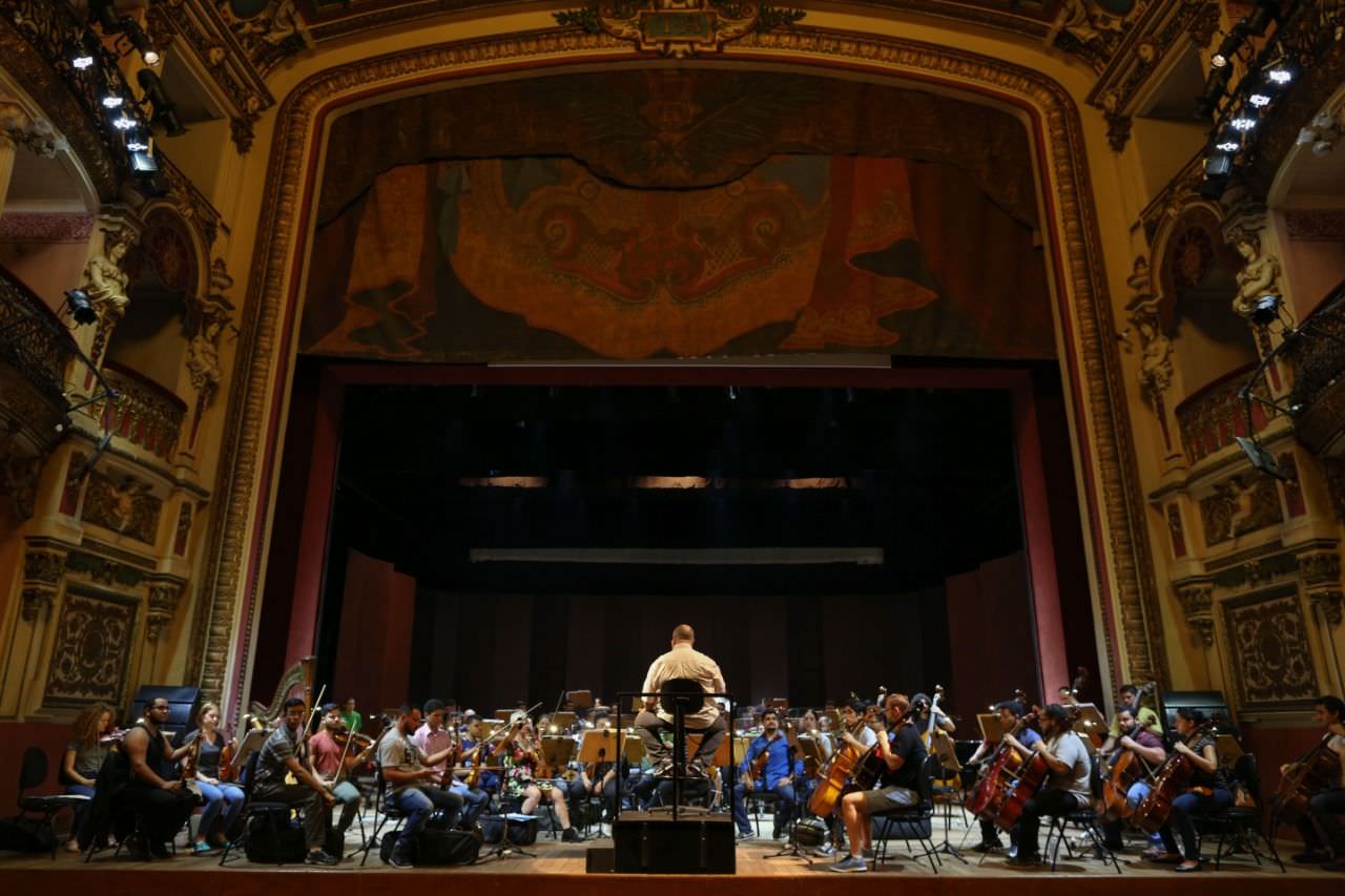 Teatro Amazonas apresenta concertos com solistas, a partir de quinta-feira