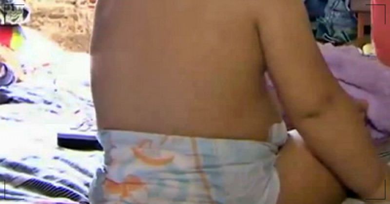 Pai e namorado são flagrados com bebê dentro de motel
