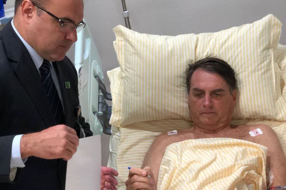 Bolsonaro leva 'bronca' de médicos por  fazer videoconferência