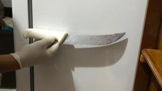 Mulher mata marido a facadas na frente da filha de 14 anos