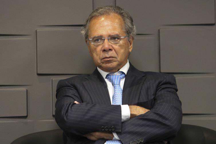 Vai ser surpresa muito grande se mexerem muito no projeto, diz Guedes