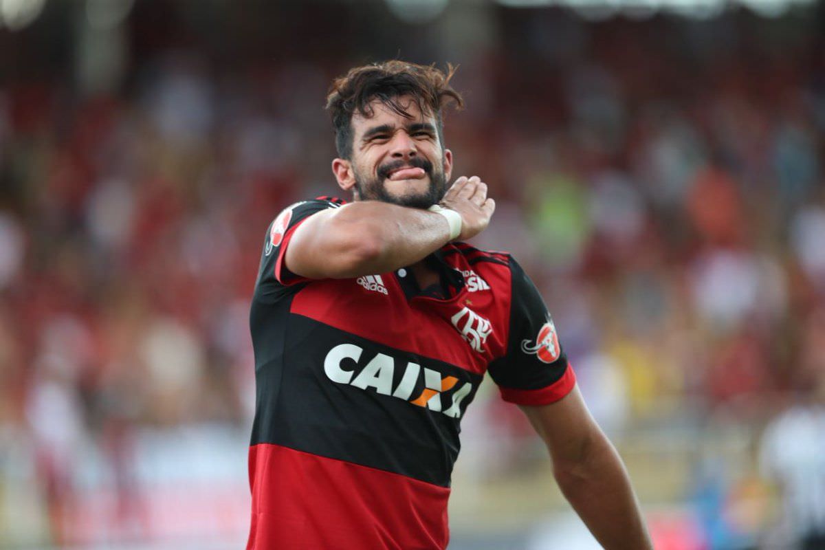 Flamengo vende Henrique Dourado para chinês por R$ 22 milhões