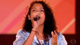 Cantora manauara se apresenta no The Voice Kids e é aprovada pelos técnicos