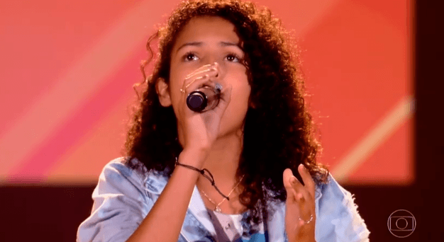 Cantora manauara se apresenta no The Voice Kids e é aprovada pelos técnicos