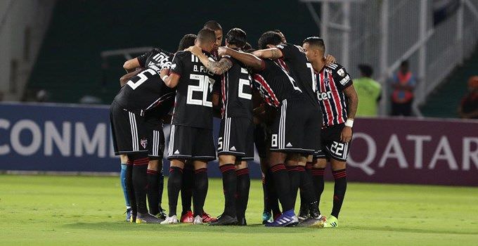 Na Libertadores, São Paulo expõe falhas de planejamento para a temporada