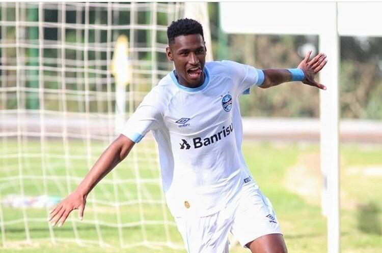 Grêmio encaminha venda de Tetê ao Shakhtar por R$ 42 milhões