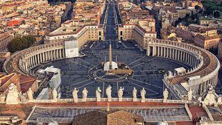 Vaticano confirma existência de diretrizes secretas para padres com filhos, diz jornal
